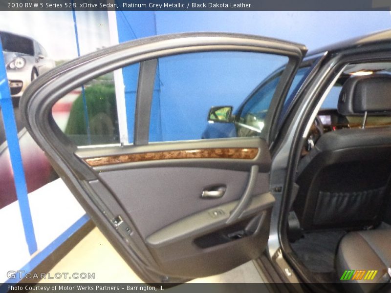 Platinum Grey Metallic / Black Dakota Leather 2010 BMW 5 Series 528i xDrive Sedan