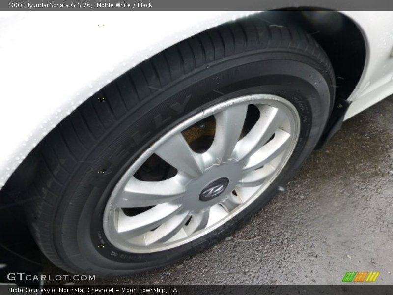 Noble White / Black 2003 Hyundai Sonata GLS V6