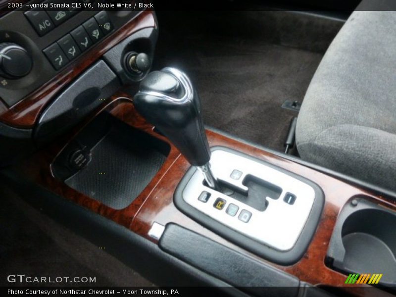 Noble White / Black 2003 Hyundai Sonata GLS V6