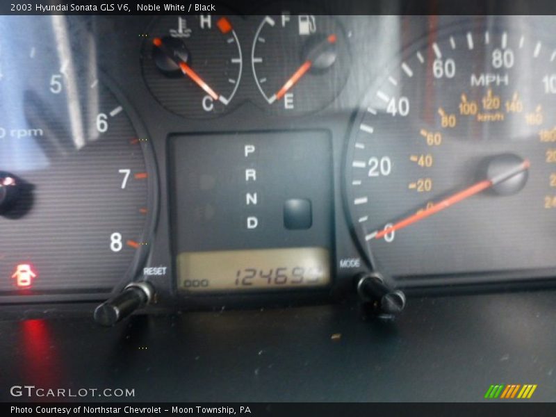 Noble White / Black 2003 Hyundai Sonata GLS V6