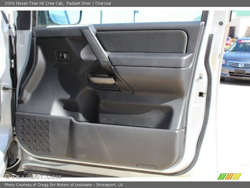 Radiant Silver / Charcoal 2009 Nissan Titan XE Crew Cab