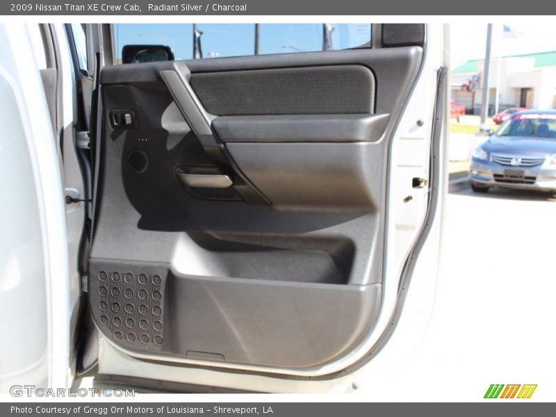 Radiant Silver / Charcoal 2009 Nissan Titan XE Crew Cab