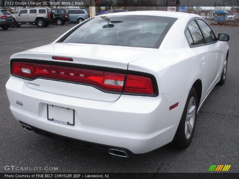 Bright White / Black 2012 Dodge Charger SE