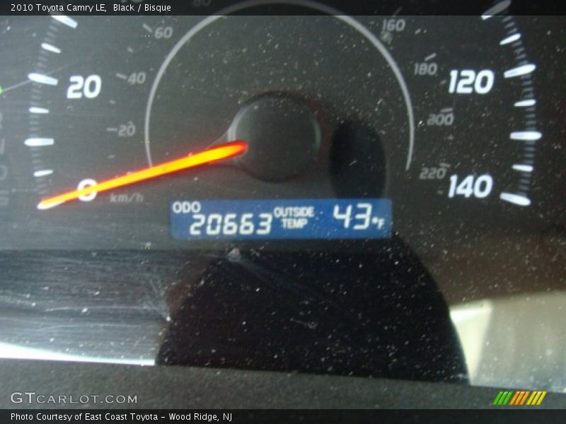 Black / Bisque 2010 Toyota Camry LE