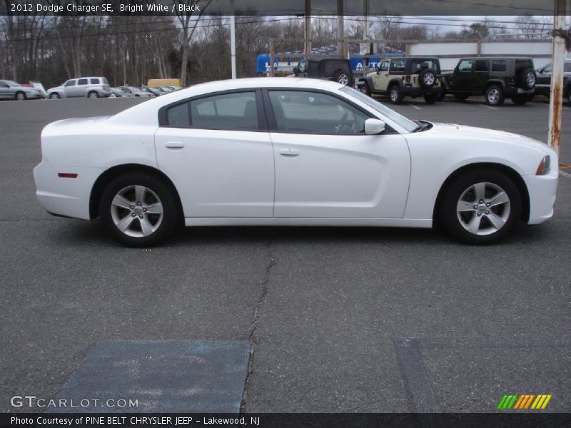 Bright White / Black 2012 Dodge Charger SE