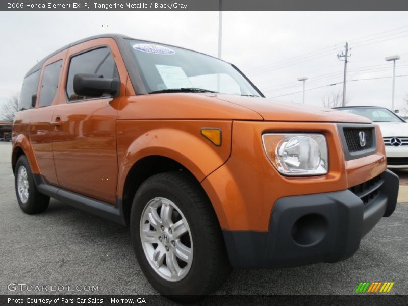 Front 3/4 View of 2006 Element EX-P
