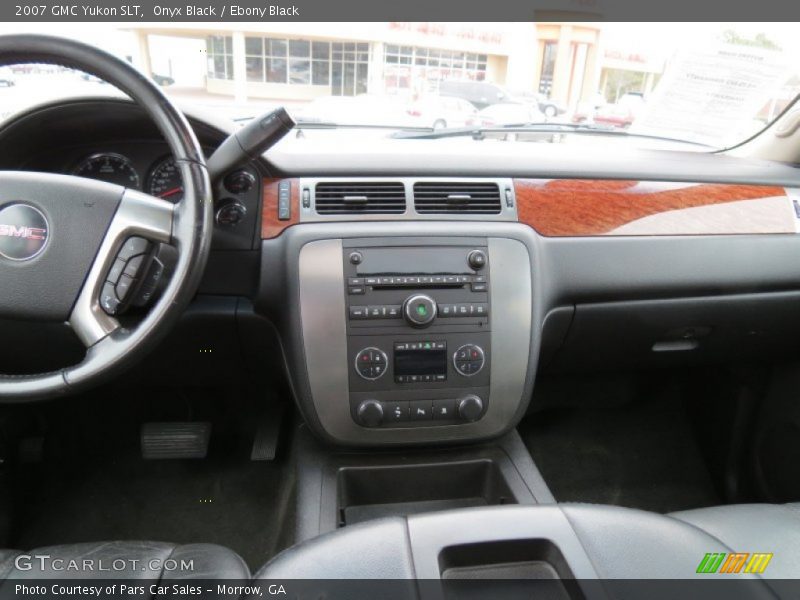 Dashboard of 2007 Yukon SLT