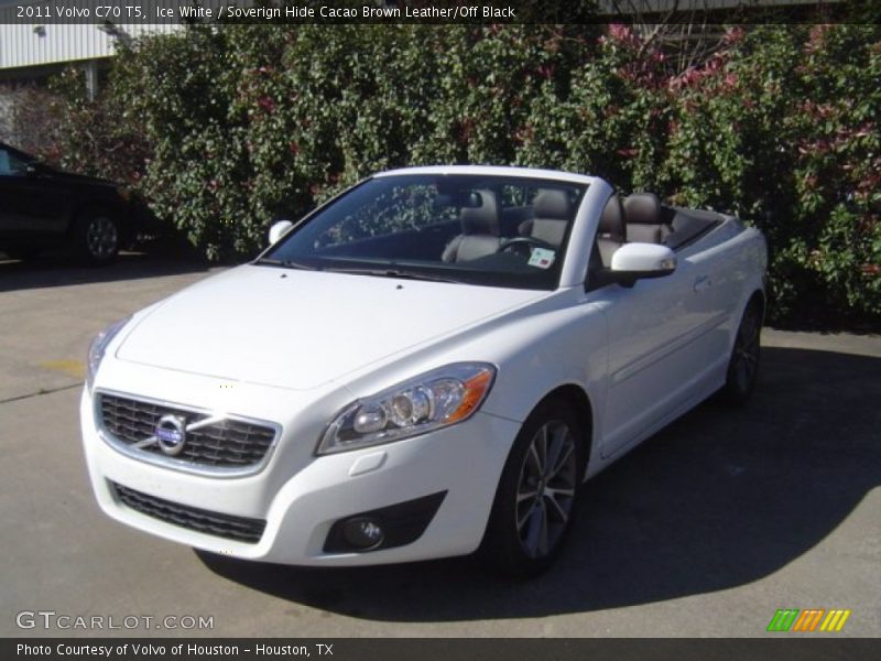 Ice White / Soverign Hide Cacao Brown Leather/Off Black 2011 Volvo C70 T5
