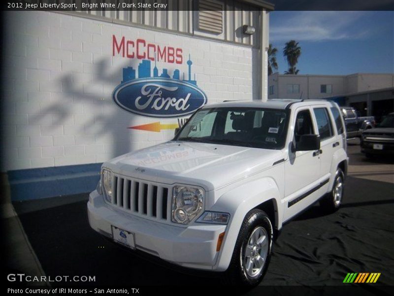 Bright White / Dark Slate Gray 2012 Jeep Liberty Sport