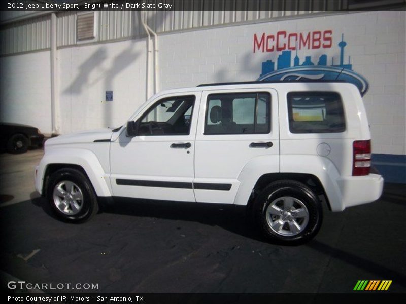 Bright White / Dark Slate Gray 2012 Jeep Liberty Sport