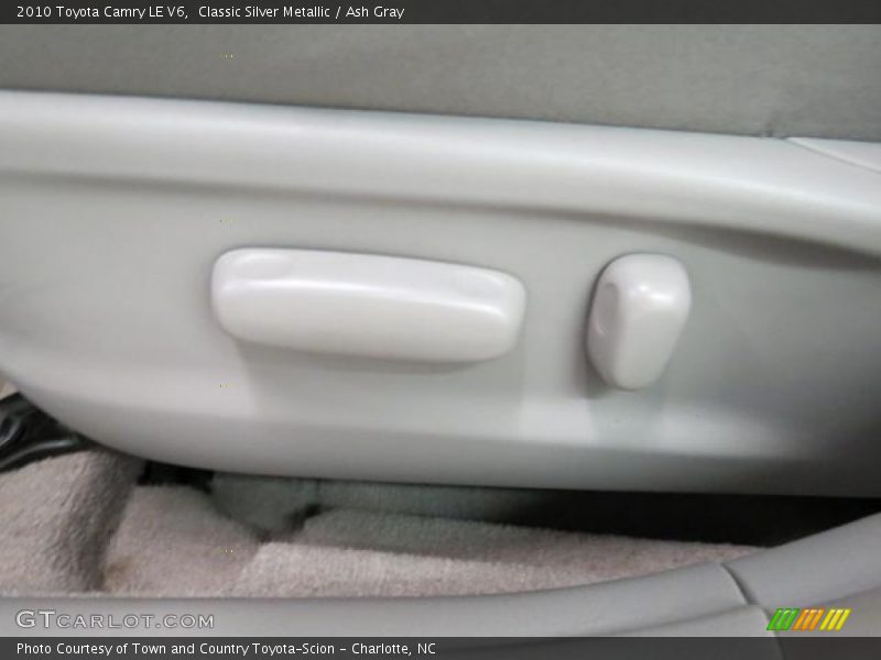 Classic Silver Metallic / Ash Gray 2010 Toyota Camry LE V6