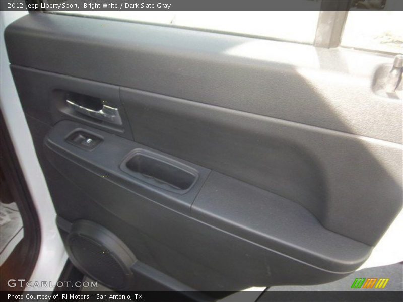 Bright White / Dark Slate Gray 2012 Jeep Liberty Sport