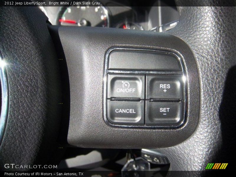 Bright White / Dark Slate Gray 2012 Jeep Liberty Sport