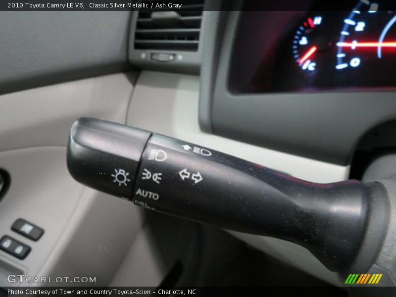 Controls of 2010 Camry LE V6