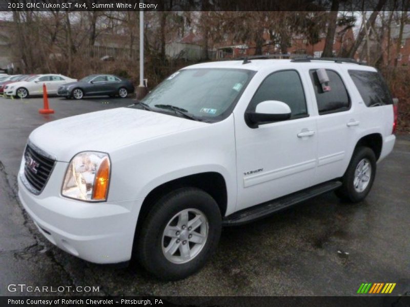 Front 3/4 View of 2013 Yukon SLT 4x4