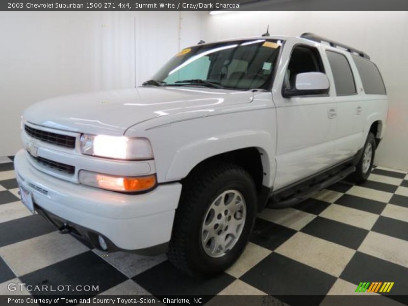 Summit White / Gray/Dark Charcoal 2003 Chevrolet Suburban 1500 Z71 4x4