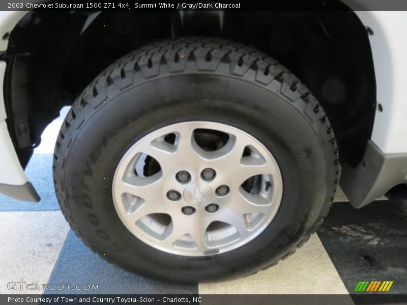Summit White / Gray/Dark Charcoal 2003 Chevrolet Suburban 1500 Z71 4x4