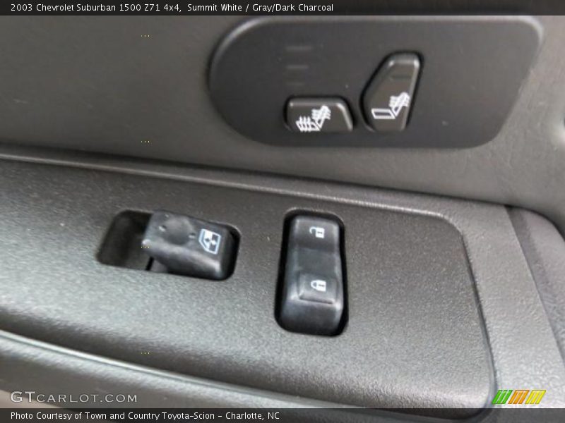 Summit White / Gray/Dark Charcoal 2003 Chevrolet Suburban 1500 Z71 4x4