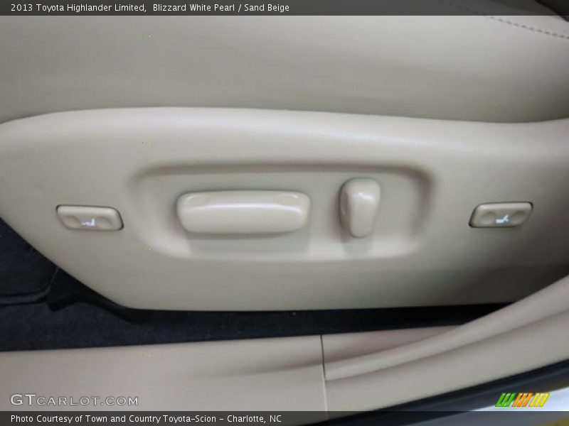 Blizzard White Pearl / Sand Beige 2013 Toyota Highlander Limited