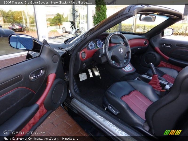  2006 GranSport Spyder Nero/Bordeaux Interior