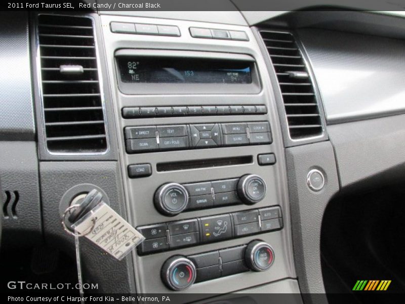 Controls of 2011 Taurus SEL