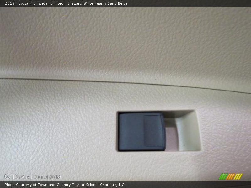 Blizzard White Pearl / Sand Beige 2013 Toyota Highlander Limited