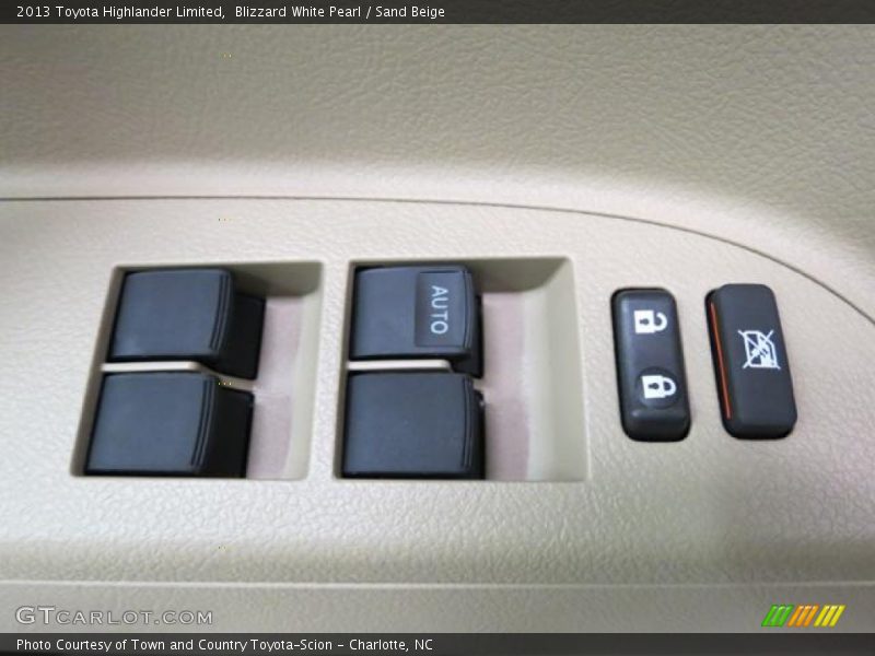 Blizzard White Pearl / Sand Beige 2013 Toyota Highlander Limited