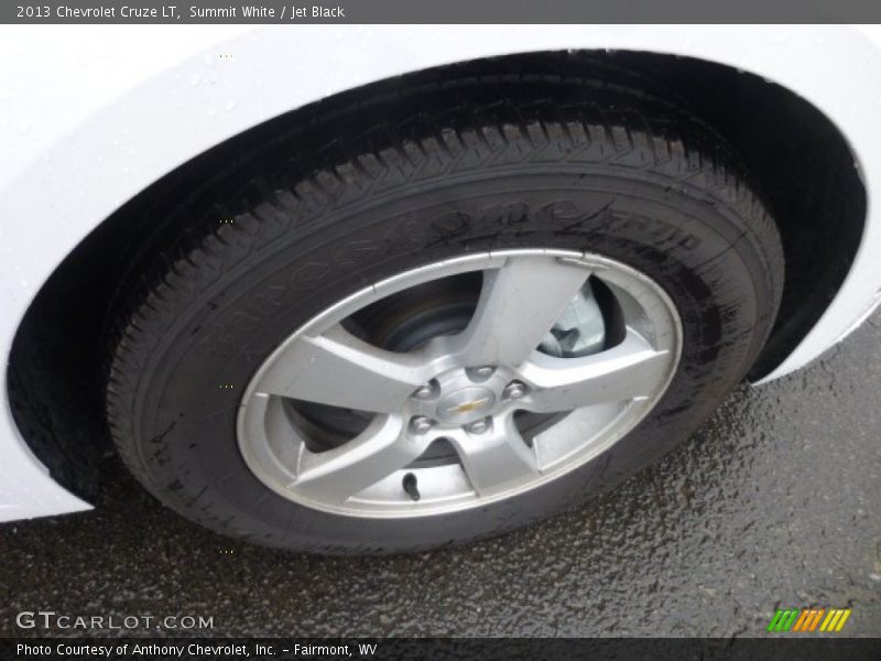 Summit White / Jet Black 2013 Chevrolet Cruze LT