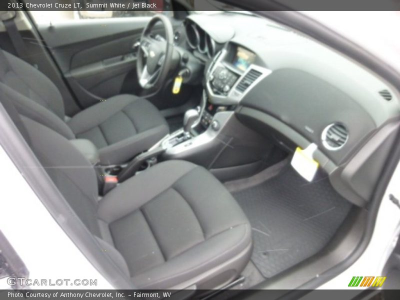 Summit White / Jet Black 2013 Chevrolet Cruze LT