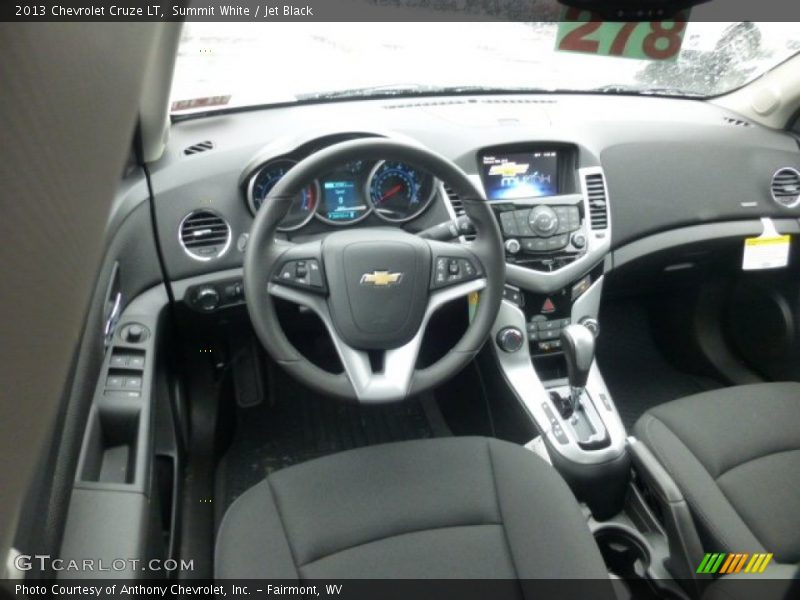 Summit White / Jet Black 2013 Chevrolet Cruze LT