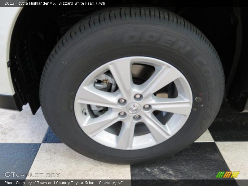 Blizzard White Pearl / Ash 2013 Toyota Highlander V6