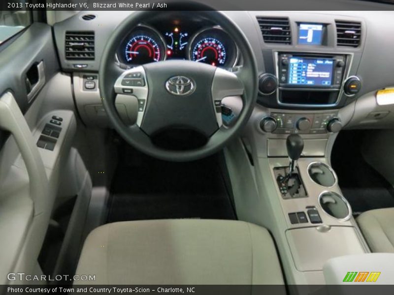 Blizzard White Pearl / Ash 2013 Toyota Highlander V6