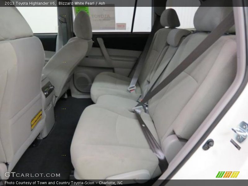 Blizzard White Pearl / Ash 2013 Toyota Highlander V6