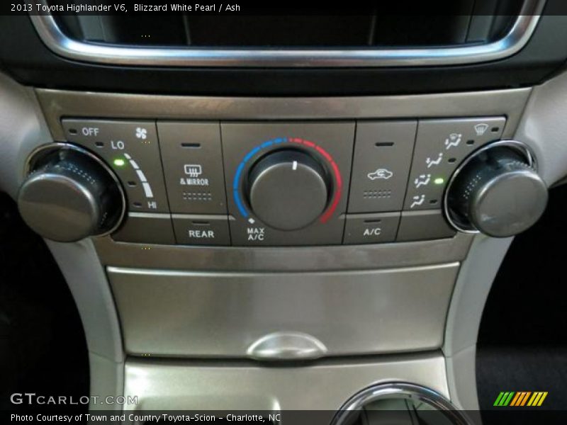 Blizzard White Pearl / Ash 2013 Toyota Highlander V6