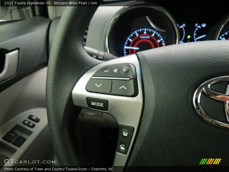 Blizzard White Pearl / Ash 2013 Toyota Highlander V6