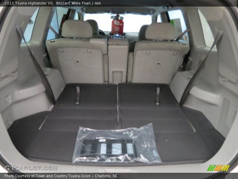 Blizzard White Pearl / Ash 2013 Toyota Highlander V6