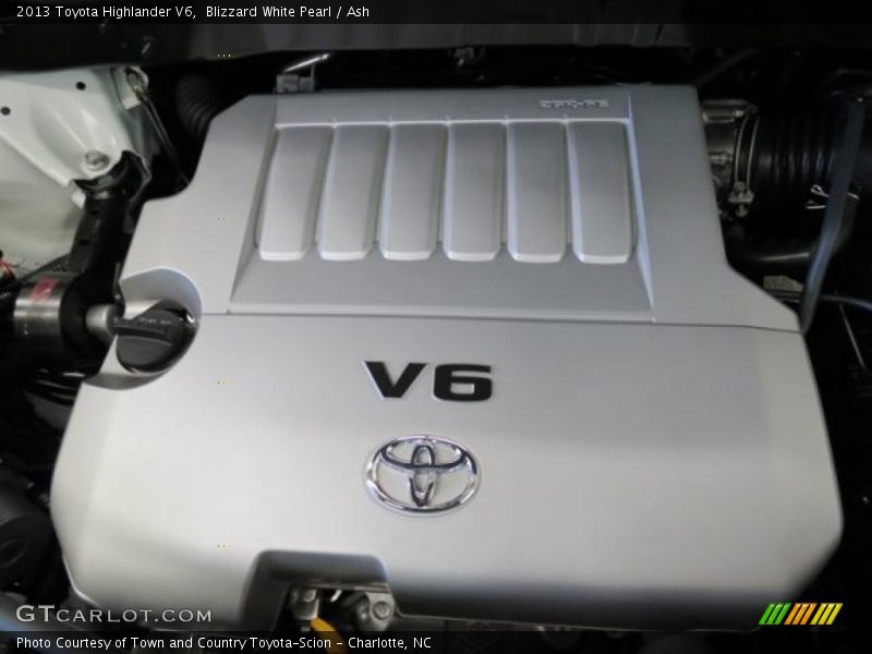 Blizzard White Pearl / Ash 2013 Toyota Highlander V6