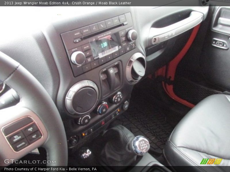 Controls of 2013 Wrangler Moab Edition 4x4