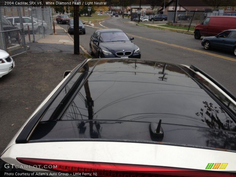 White Diamond Pearl / Light Neutral 2004 Cadillac SRX V6