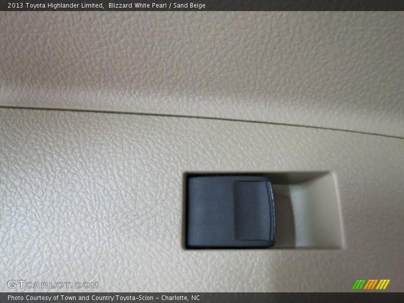 Blizzard White Pearl / Sand Beige 2013 Toyota Highlander Limited