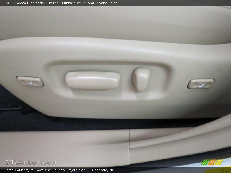 Blizzard White Pearl / Sand Beige 2013 Toyota Highlander Limited