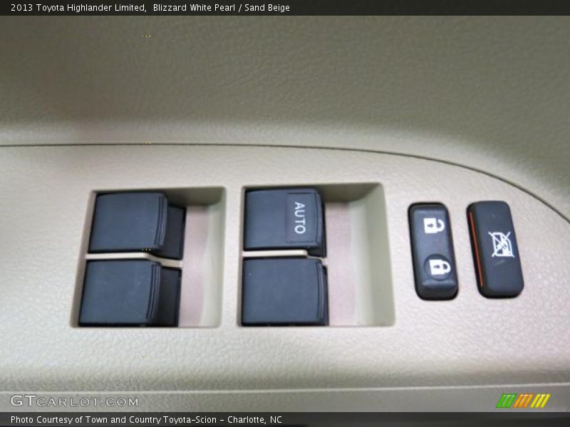 Blizzard White Pearl / Sand Beige 2013 Toyota Highlander Limited