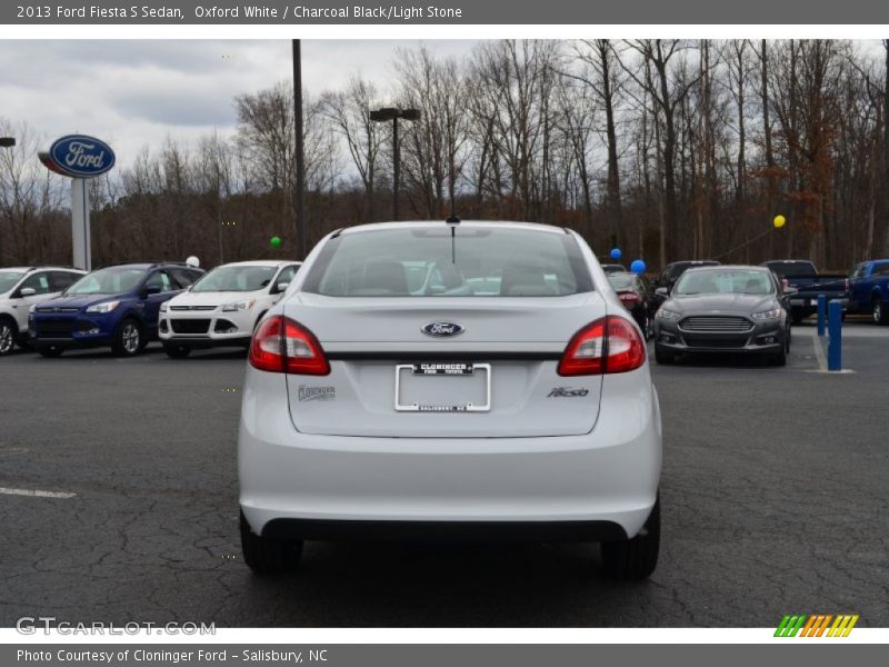 Oxford White / Charcoal Black/Light Stone 2013 Ford Fiesta S Sedan