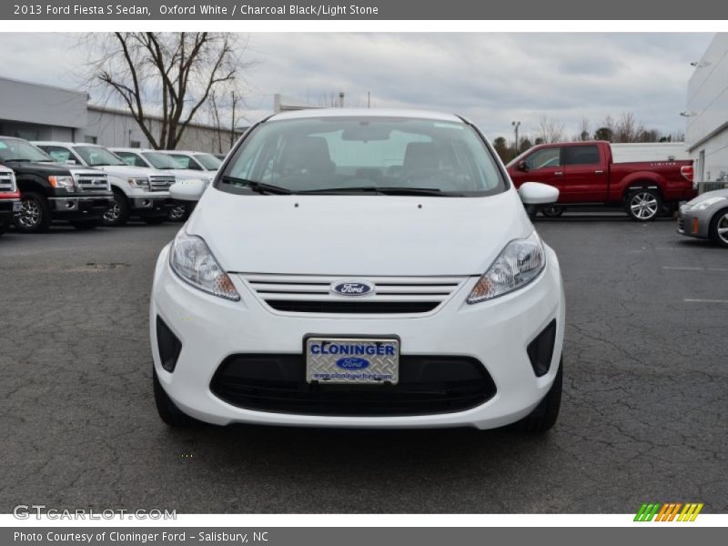 Oxford White / Charcoal Black/Light Stone 2013 Ford Fiesta S Sedan