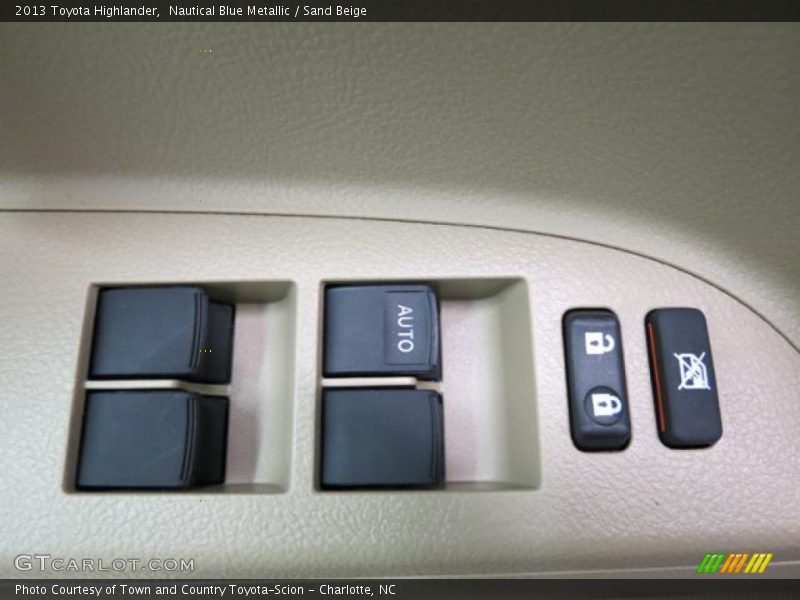 Nautical Blue Metallic / Sand Beige 2013 Toyota Highlander