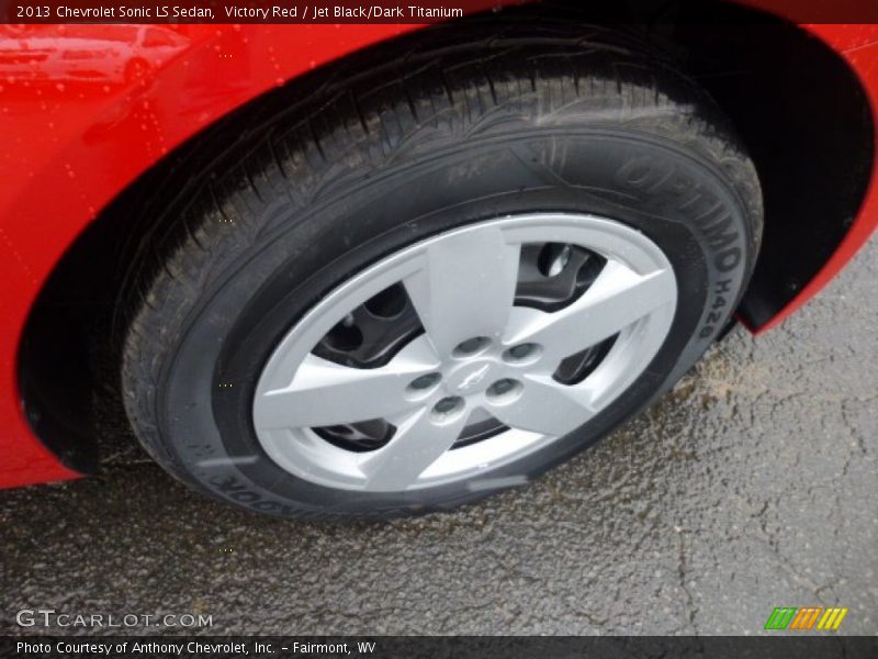 Victory Red / Jet Black/Dark Titanium 2013 Chevrolet Sonic LS Sedan