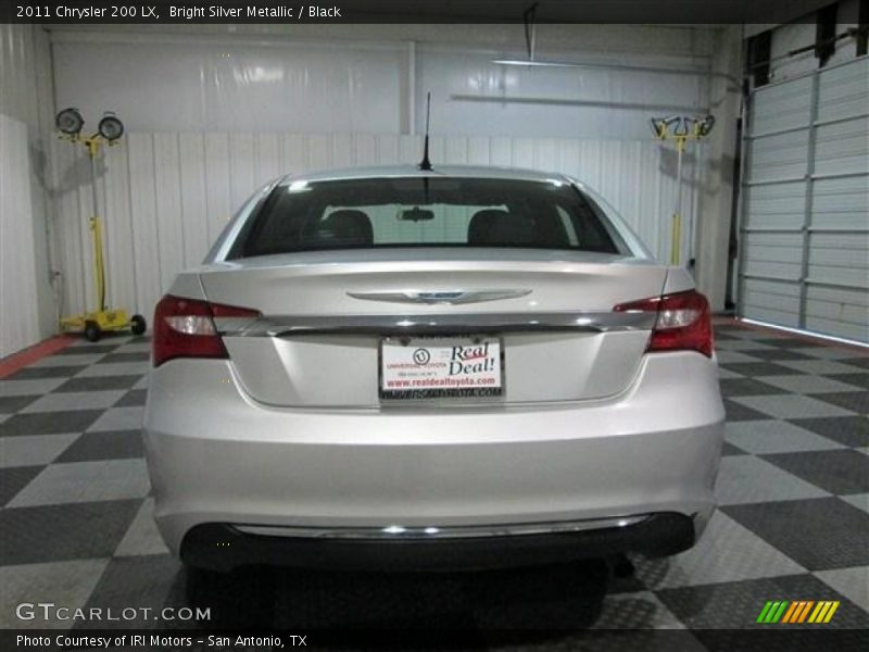 Bright Silver Metallic / Black 2011 Chrysler 200 LX