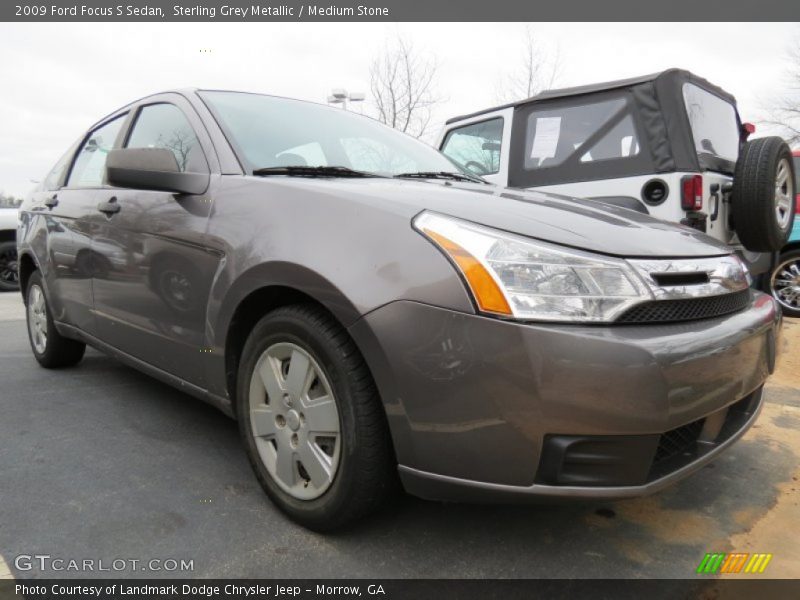 Front 3/4 View of 2009 Focus S Sedan