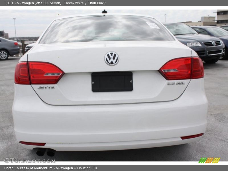 Candy White / Titan Black 2011 Volkswagen Jetta SEL Sedan