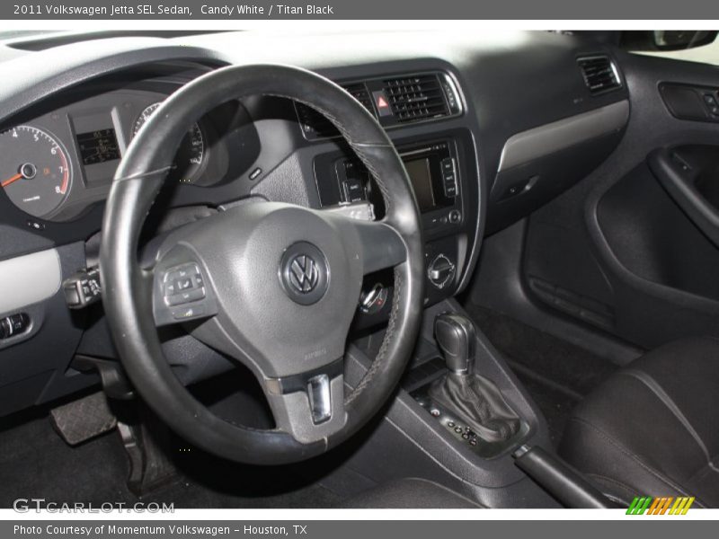 Candy White / Titan Black 2011 Volkswagen Jetta SEL Sedan